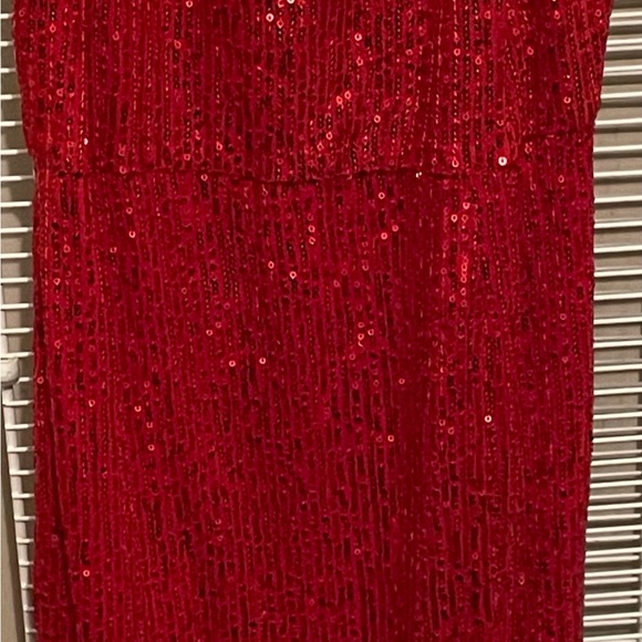 Stunning Red Sequin Dress with a slit - Picture 2 of 4